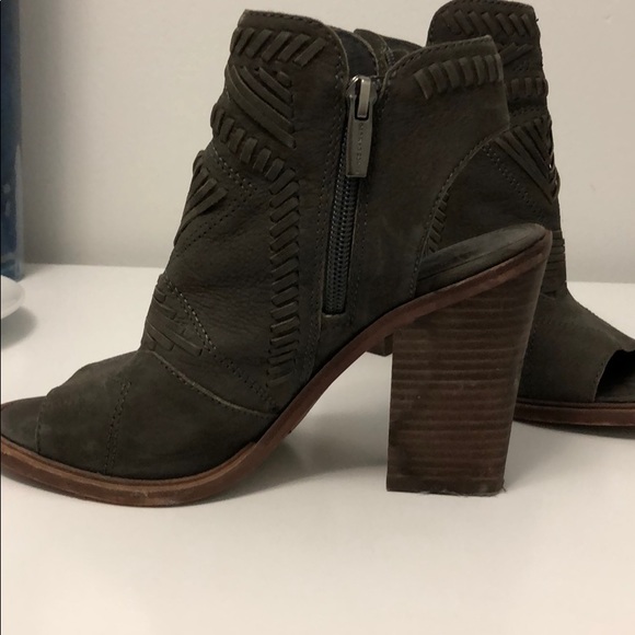 Nice color. Use them few times . - Picture 2 of 4